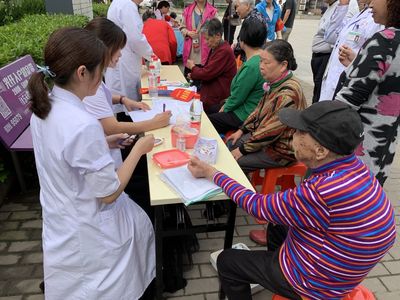 健康咨詢進(jìn)社區(qū)，每月服務(wù)暖人心